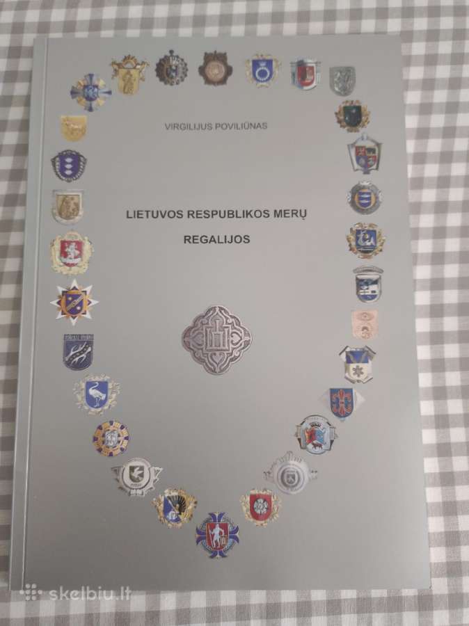 Knyga. Merų regalijos