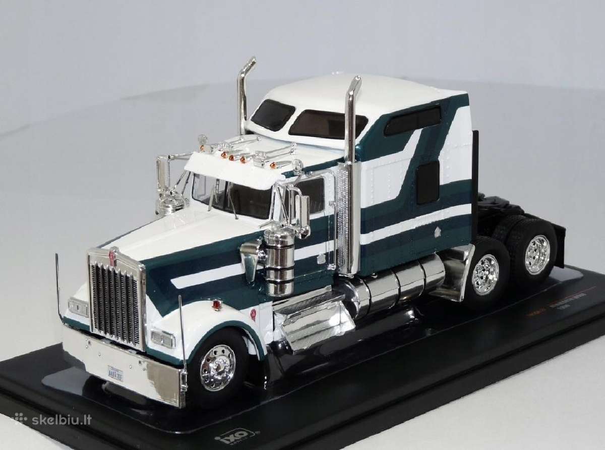 Kenworth W900
