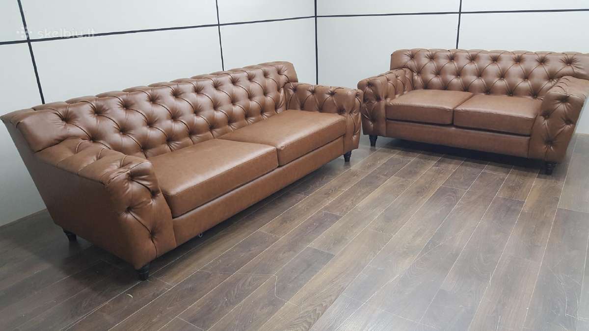 Sofa su miegama dalimi