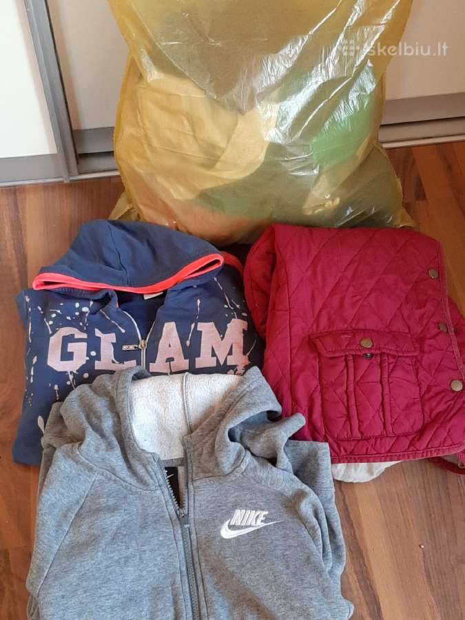 Daug bliuzonų ir kitų rūbelių kaina už visus - nuotraukos Nr. 3