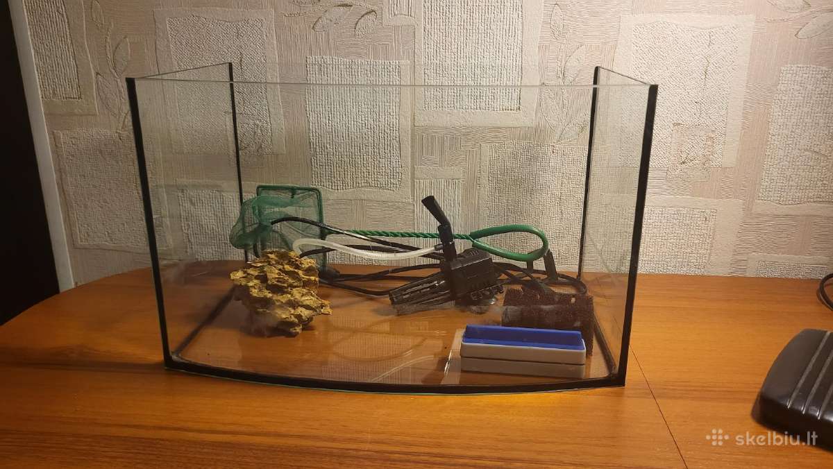 Akvariumas, su priedais (kompresorius ir kt.)