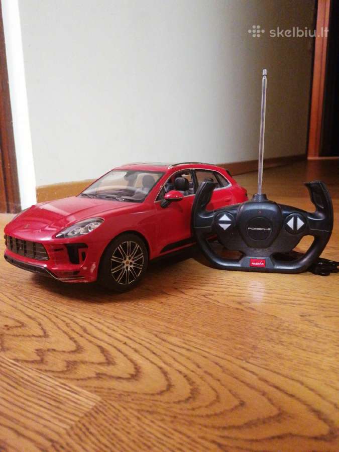 Raudonas valdomas pulteliu porshe