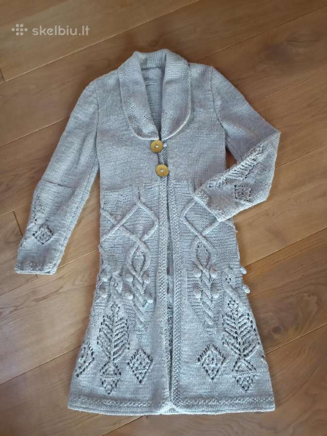 Rankų darbo ilgas megztinis