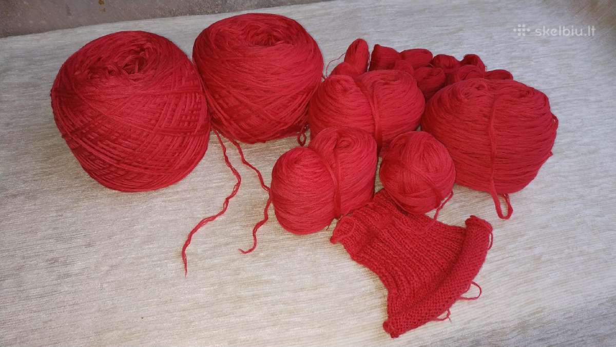 630g Avietiniai vilnoniai siūlai mezgimui ir nėrim