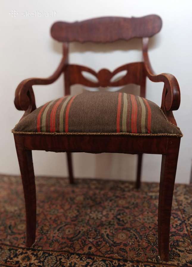 Biedermeier stiliaus krėslas