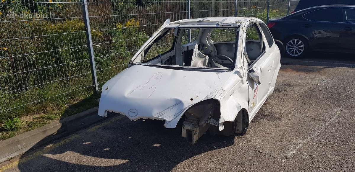 Auto kėbulų - metalo laužo išvežimas.