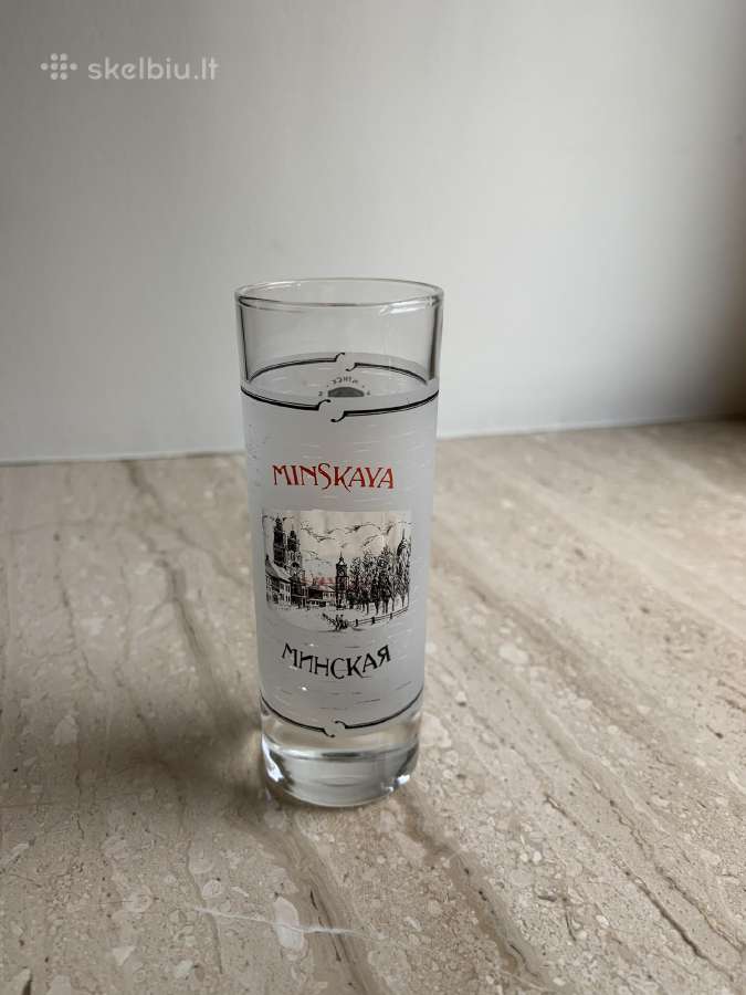 Taurelė degtinei su Minskaya logo ženklu