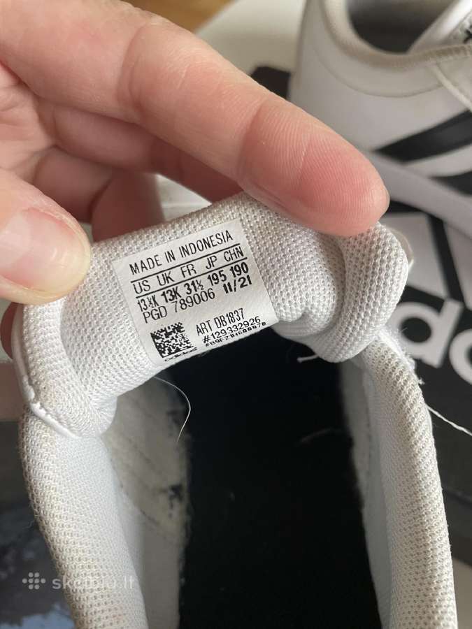 Kedai adidas