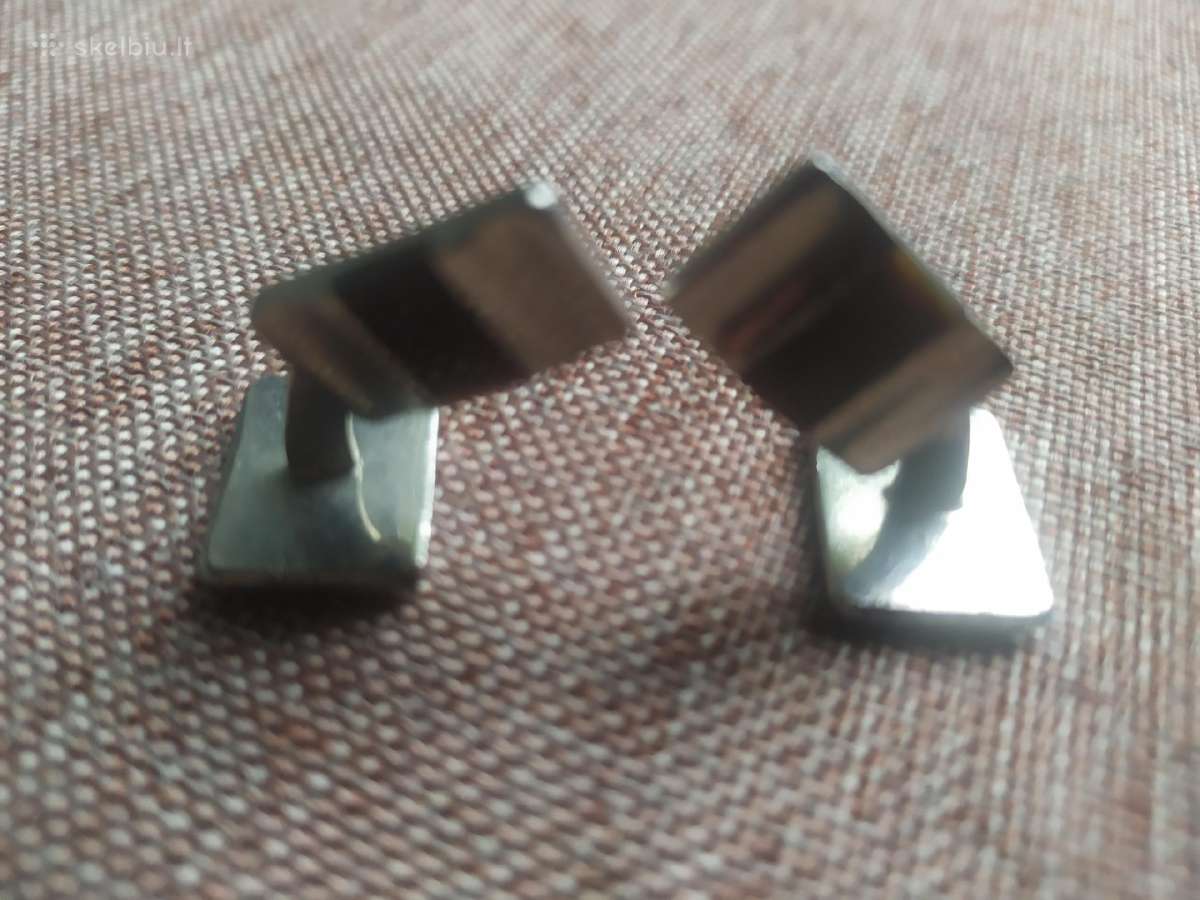 Senovinės metalinės sąsagos