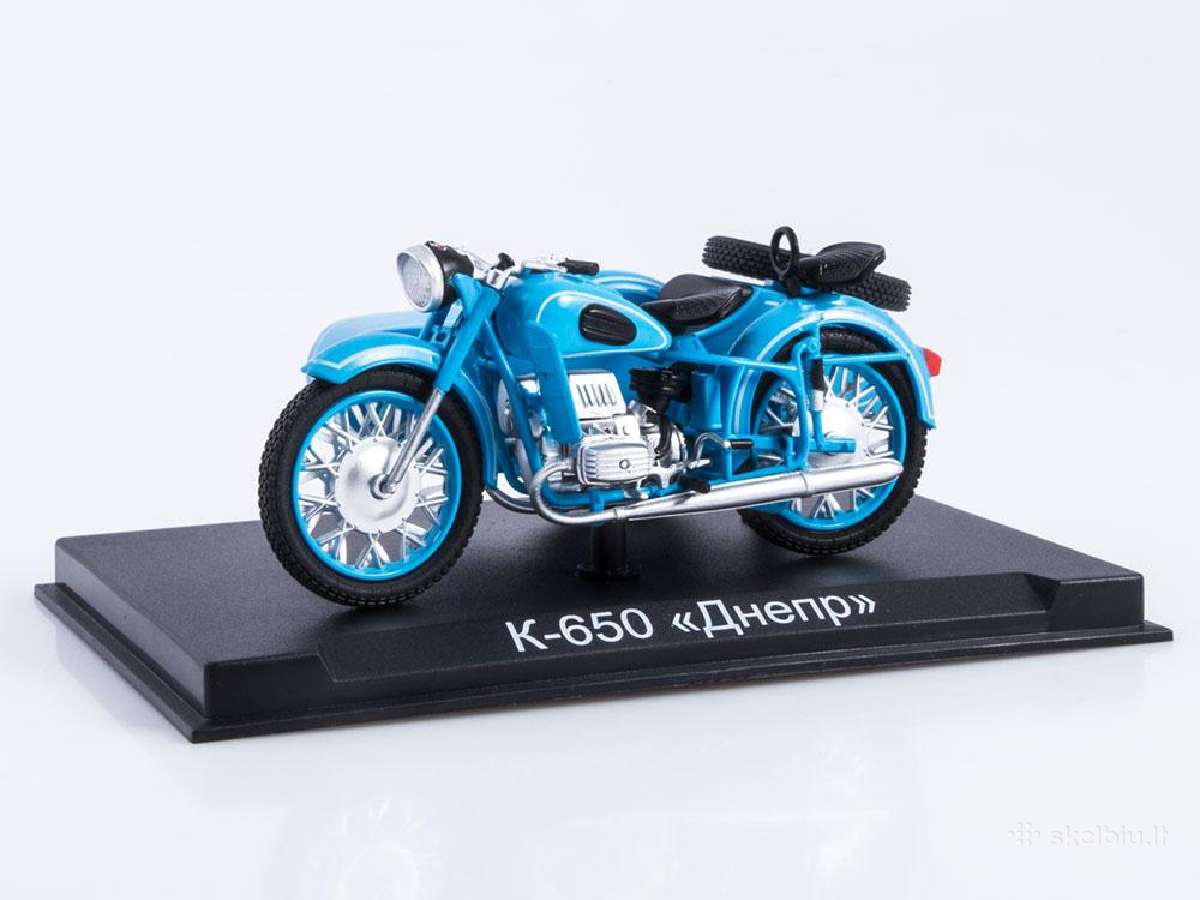 Moto 1/24