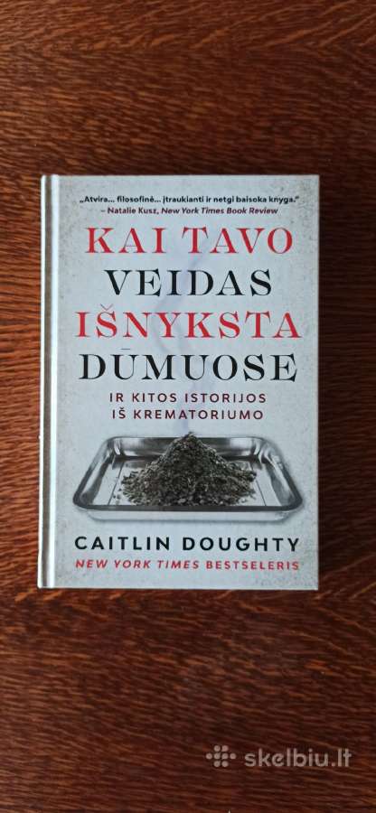 Parduodu knyga"kai tavo veidas išnyksta dūmuose"