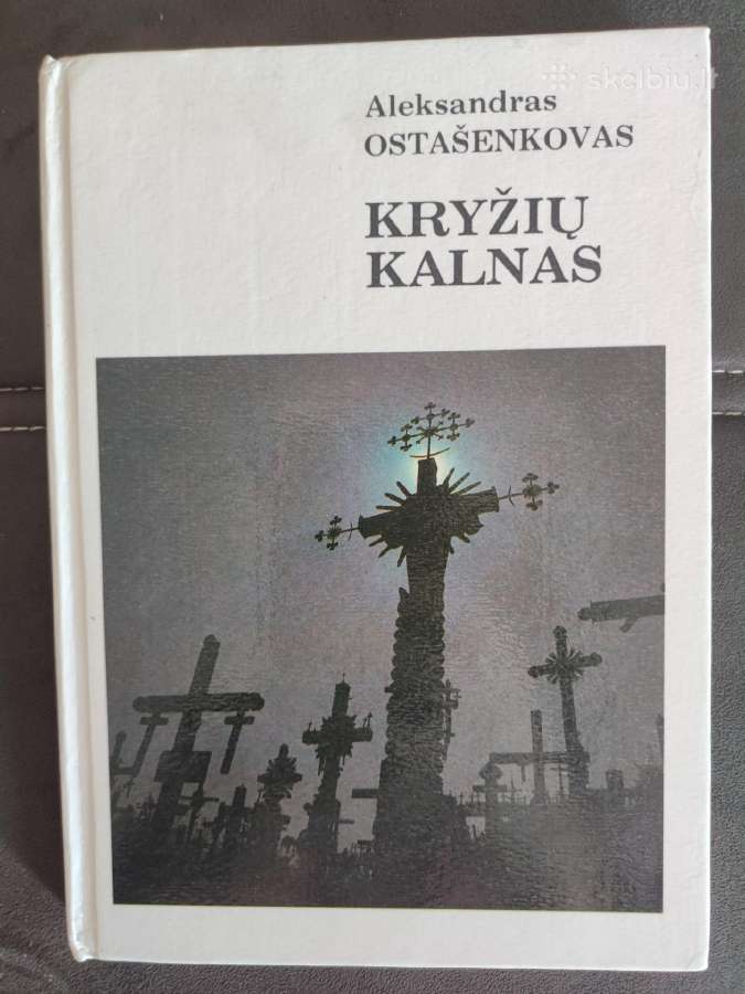 "Kryžių kalnas" fotografijų albumas