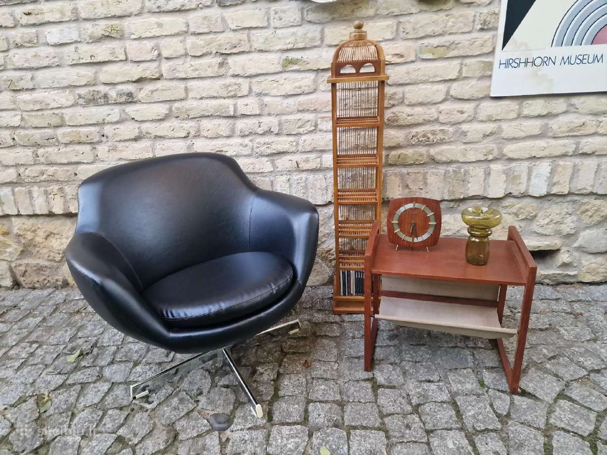 Vintažinis mid century tikmedžio staliukas - nuotraukos Nr. 2