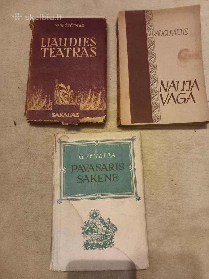 Trys antikvarinės knygos