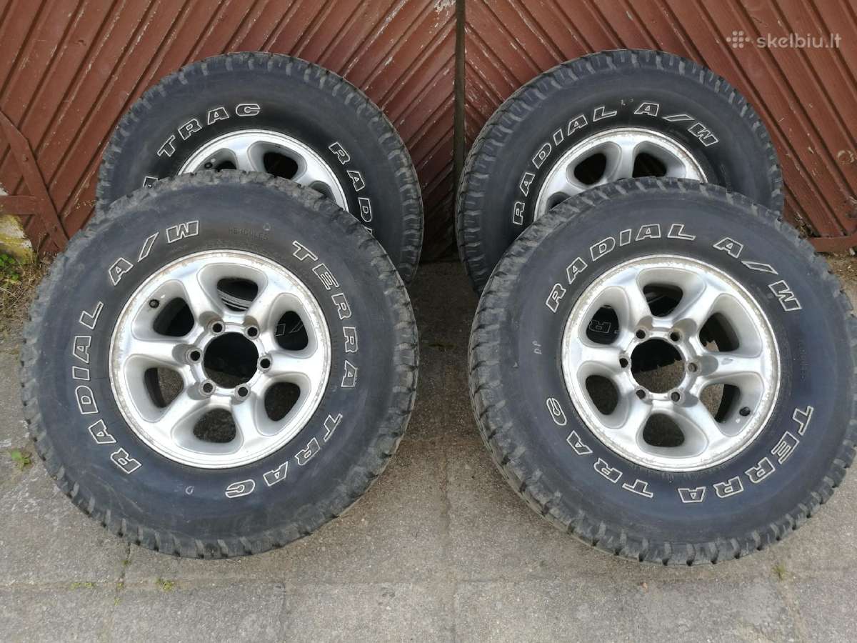 Mitsubishi Pajero ratlankiai su padangom R15