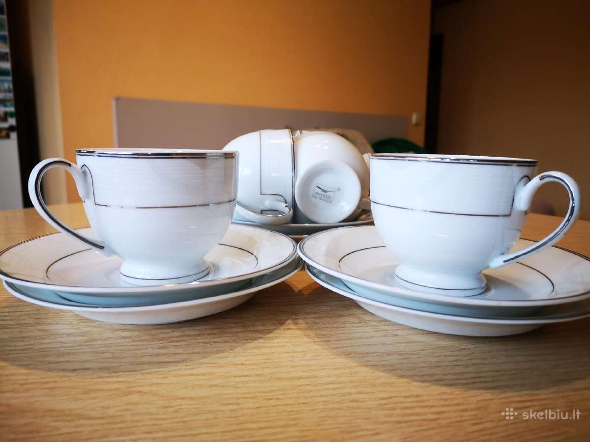 Porceleniniai puodeliai su lėkštutėm