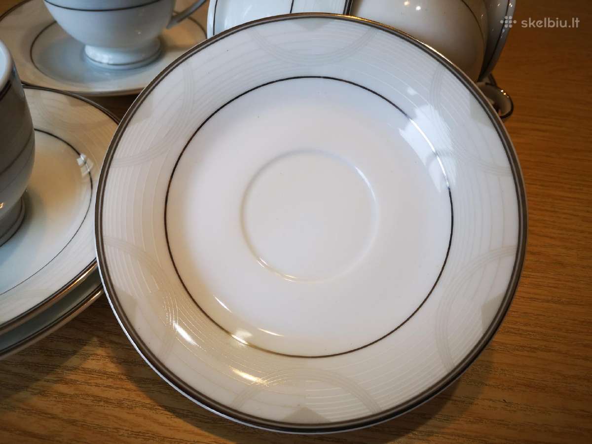 Porceleniniai puodeliai su lėkštutėm - nuotraukos Nr. 4