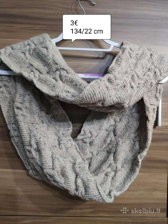Apvalus pilkas megztas moteriškas šalikas 134/22 c