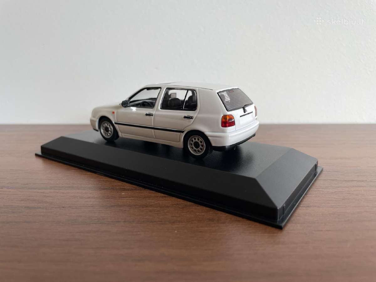 Parduodu Volkswagen Golf 1/43 modeliuką - nuotraukos Nr. 4