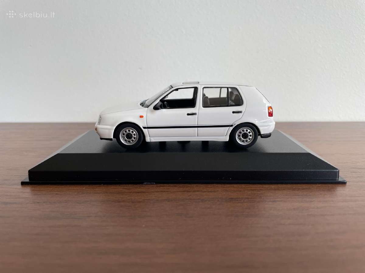 Parduodu Volkswagen Golf 1/43 modeliuką - nuotraukos Nr. 5