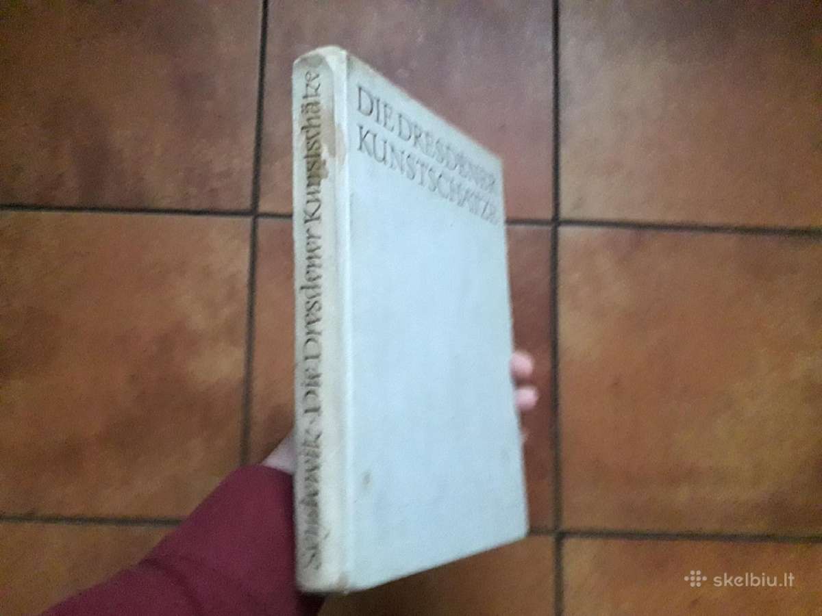 Meno albumas dovanotas rašytojui Jurgiui Kunčinui