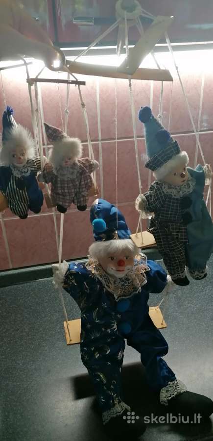 Porcelianinės lėlės klaunai