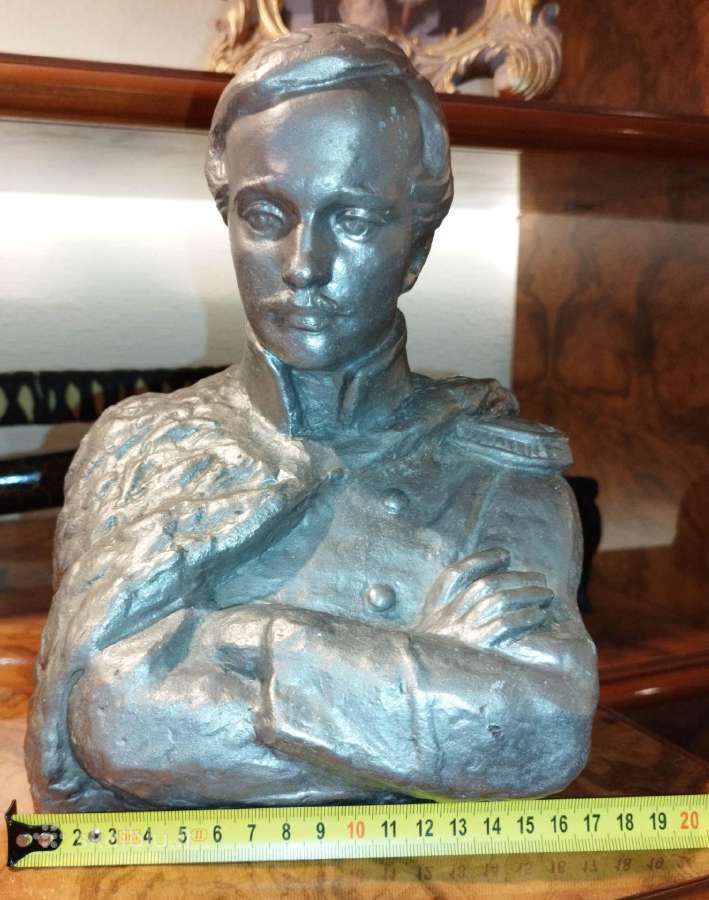 Parduodu biustą (rašytojas Lermontovas)