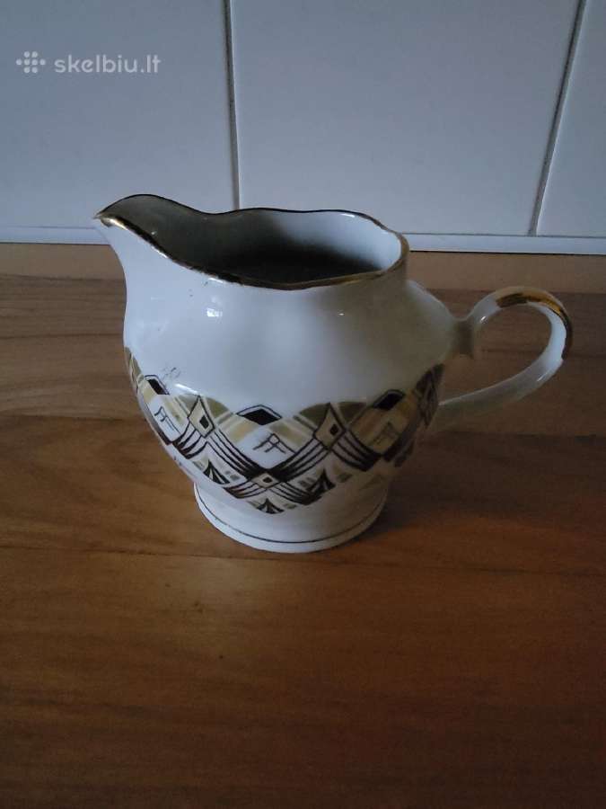 Porcelianinis Rygos g-bos pieninukas