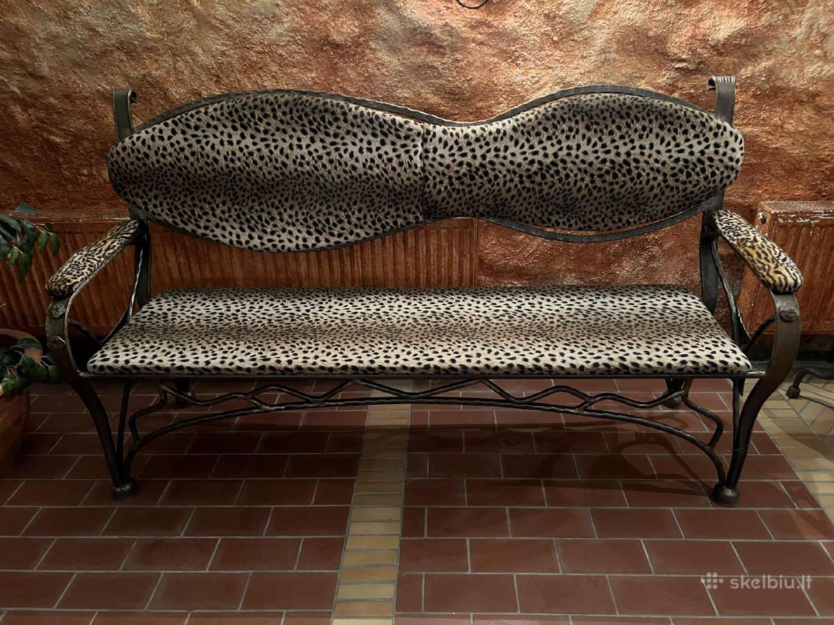 Kalvio darbo sofa