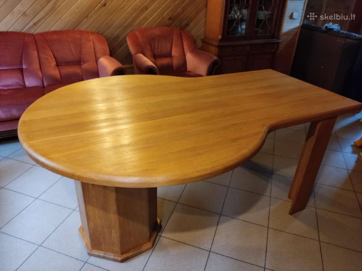Ąžuolinis stalas