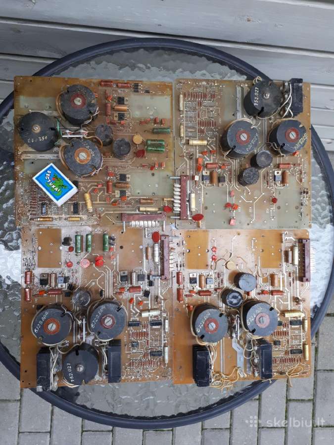Plokštės su radio detalėm