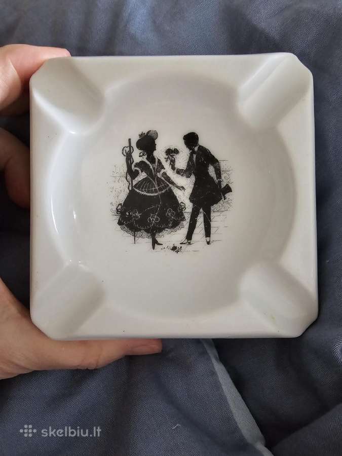 Vintaginė peleninė