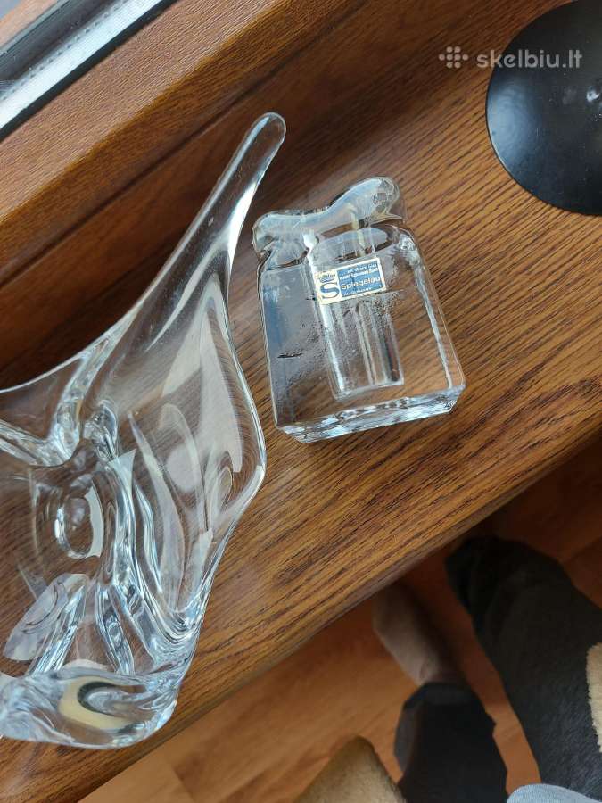 Krikštolinė žvakidė ir storo,lieto stiklo vaza - nuotraukos Nr. 9