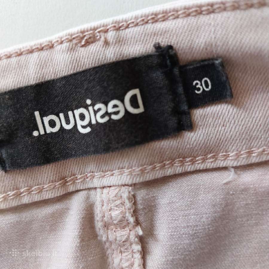 Desigual mini sijonas 30 dydžio su aplikacijomis - nuotraukos Nr. 2