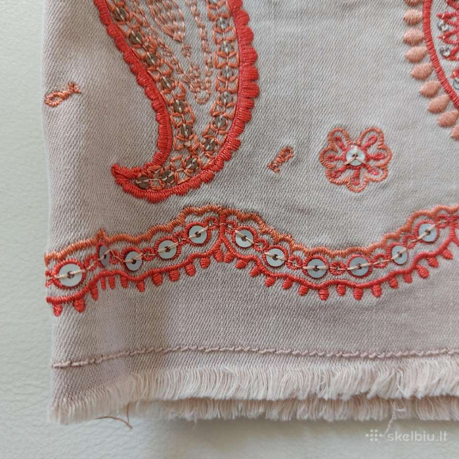 Desigual mini sijonas 30 dydžio su aplikacijomis - nuotraukos Nr. 5