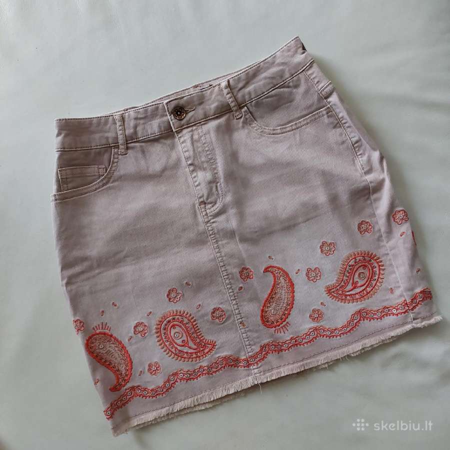 Desigual mini sijonas 30 dydžio su aplikacijomis