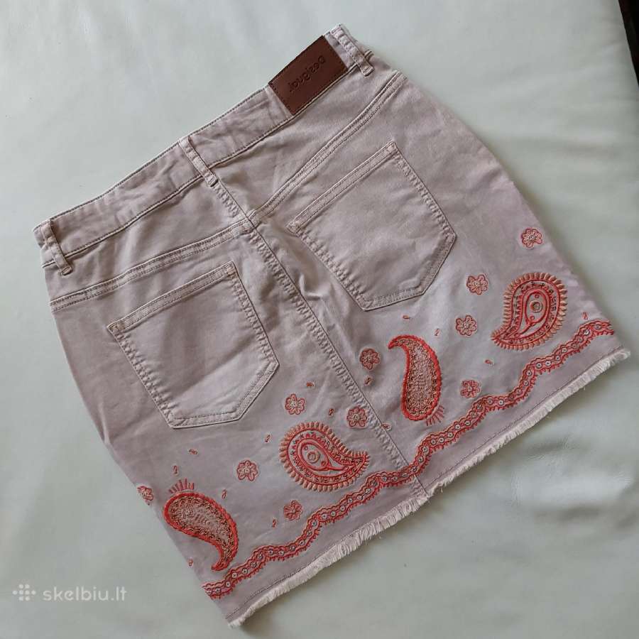 Desigual mini sijonas 30 dydžio su aplikacijomis - nuotraukos Nr. 6