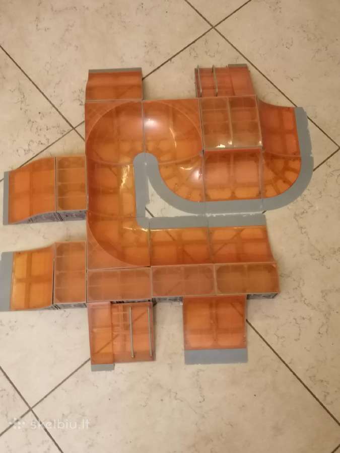 Readlenčių trasa 23 detalės ir 3 riedlentės.