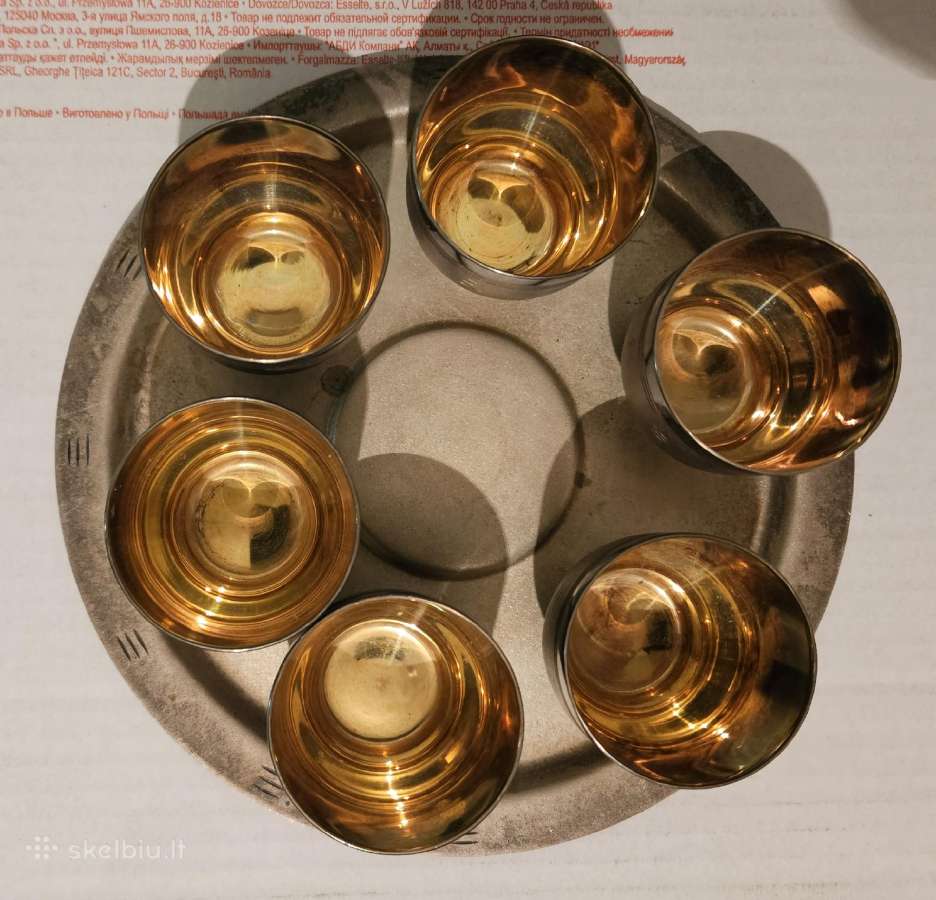 Vintažinis rinkinys metalinių taurelių su padėklu - nuotraukos Nr. 3