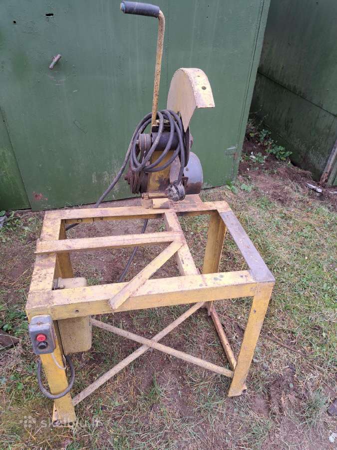 Metalo pjovimo staklės