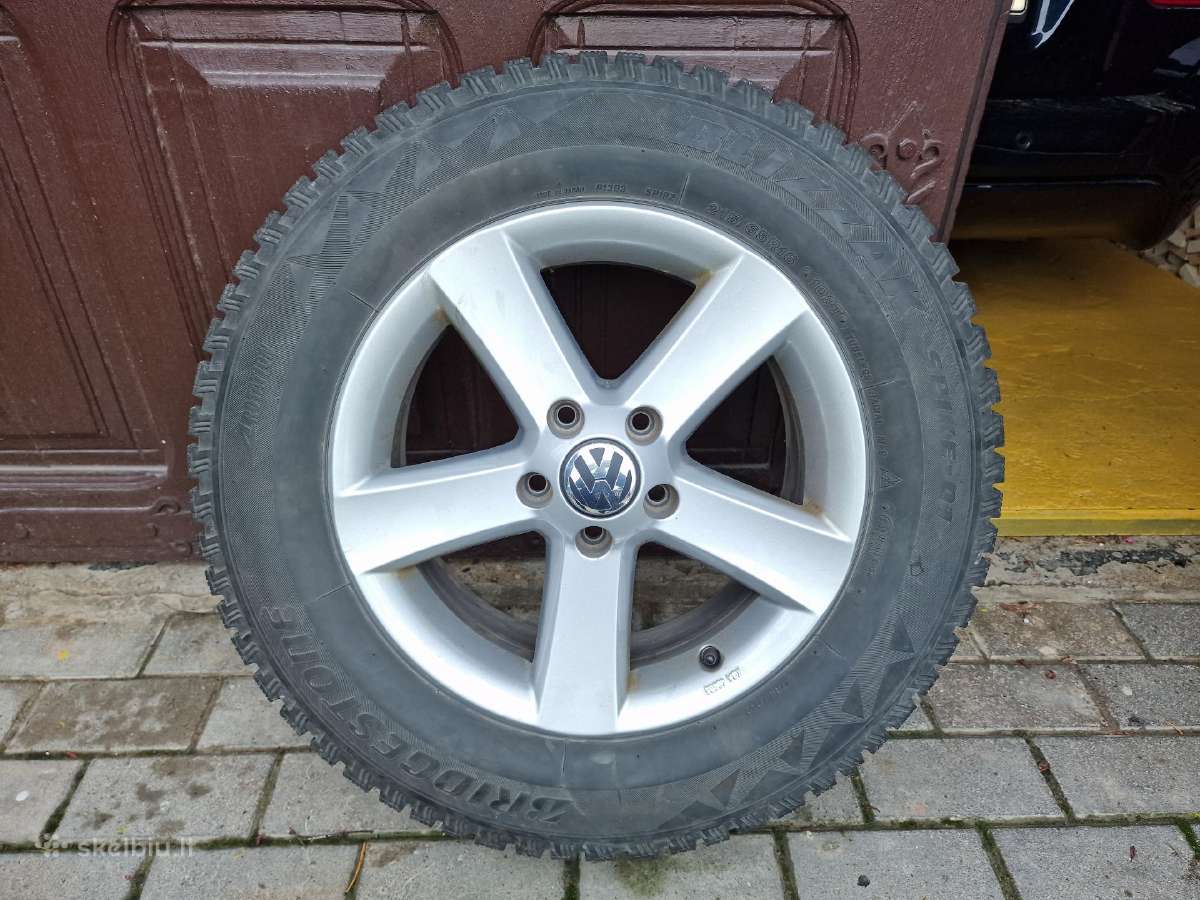 Vw Tiguan R16 ratlankiai su žieminėmis padangomis - Skelbiu.lt