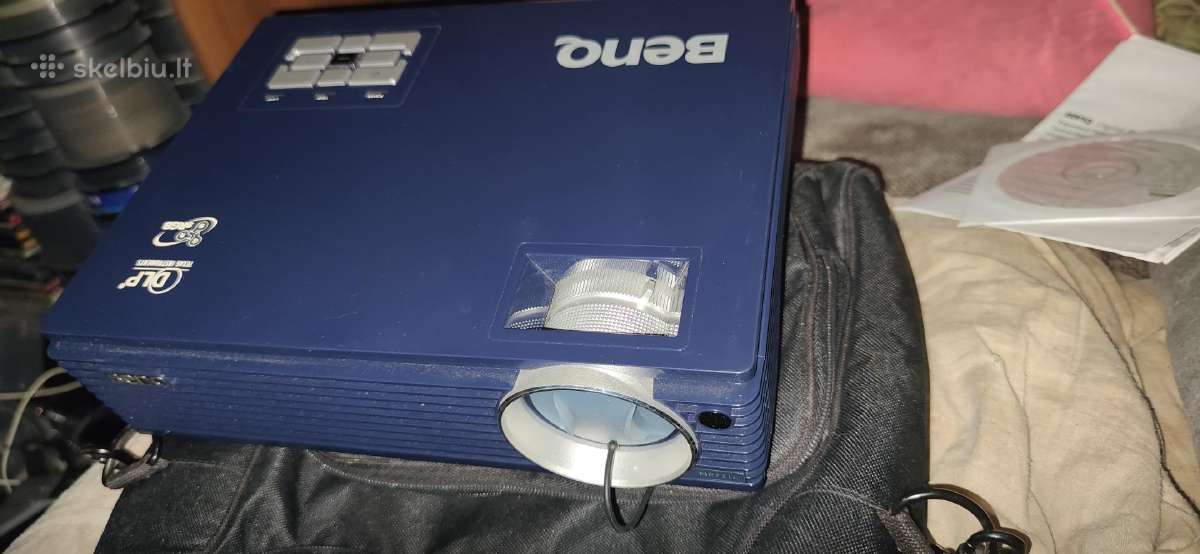 Parduodu projector Benq.mazai naudotas.
