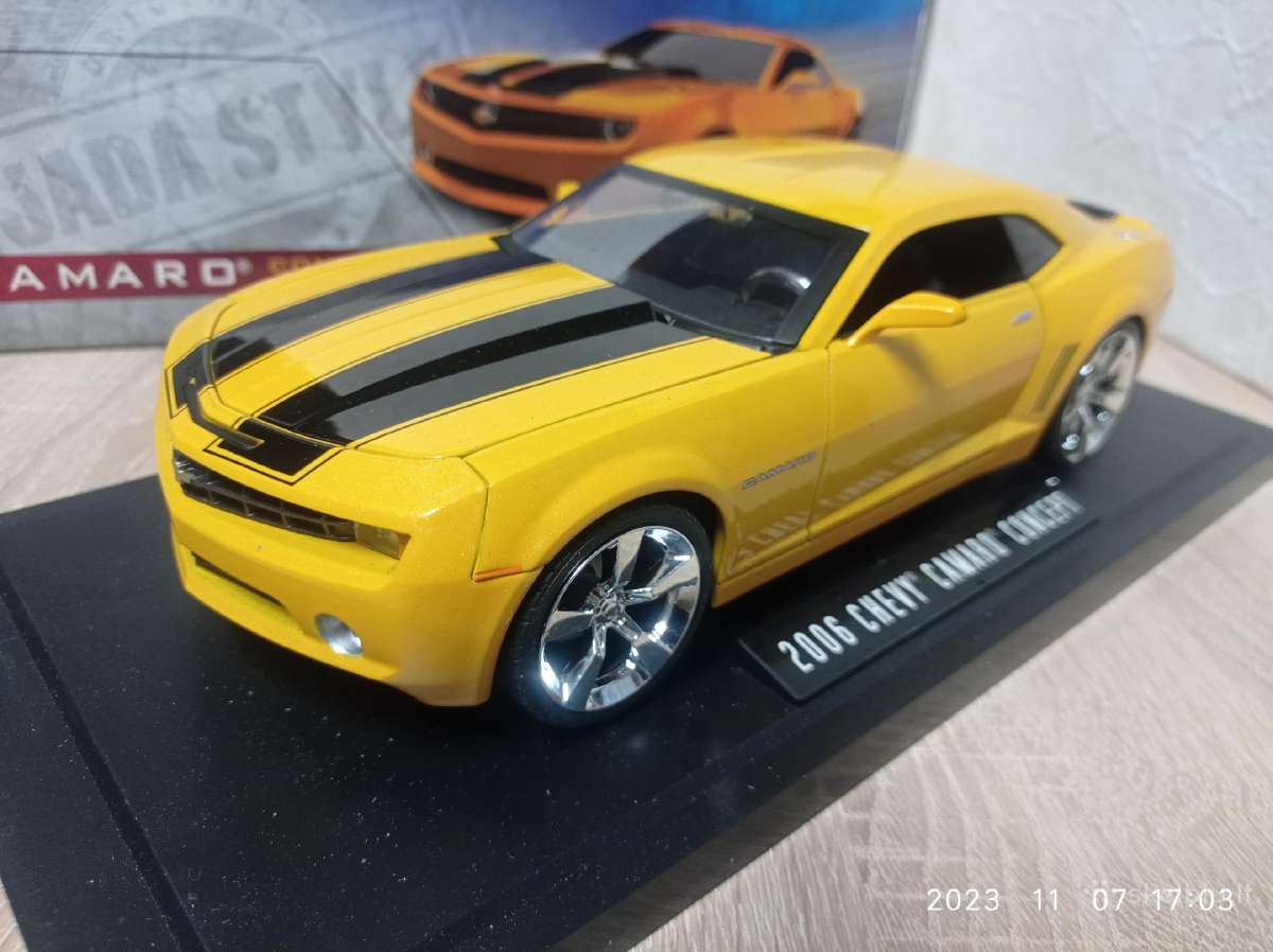 Chevi Camaro 2006m 1:18