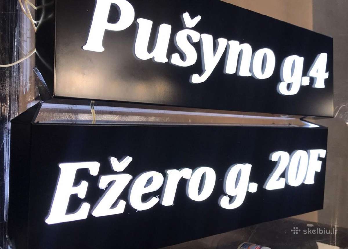 Šviečiančias LED adreso ir namo numerio lentelės
