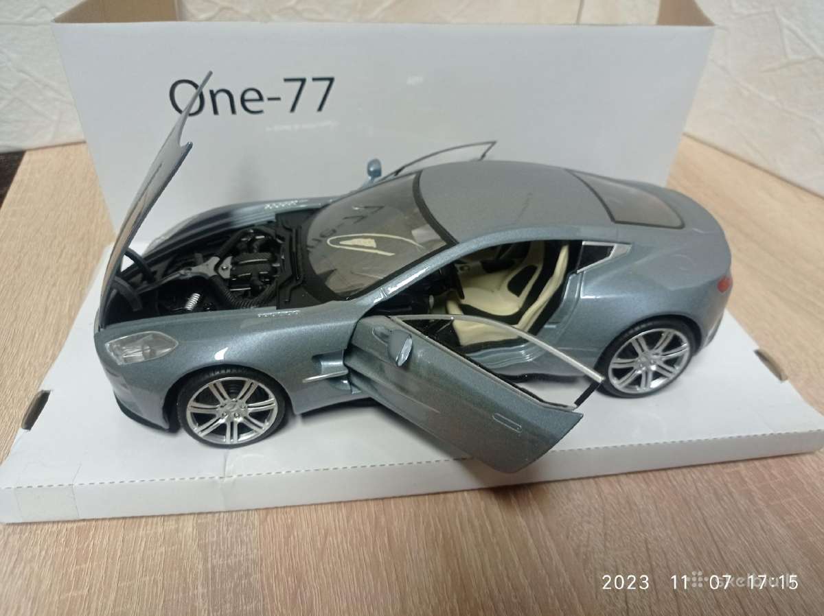 Aston Martin One-77 1:18