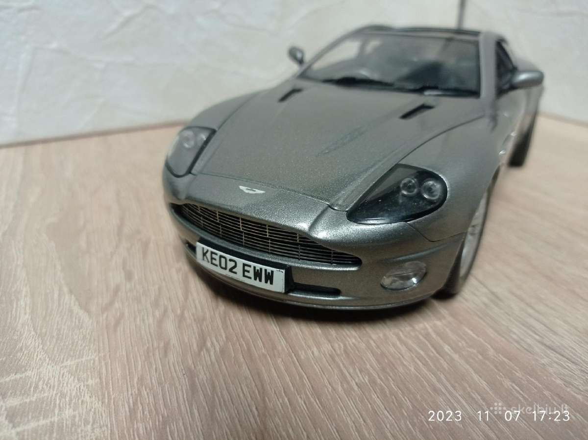 Aston Martin Vankuish 1:18 - nuotraukos Nr. 3