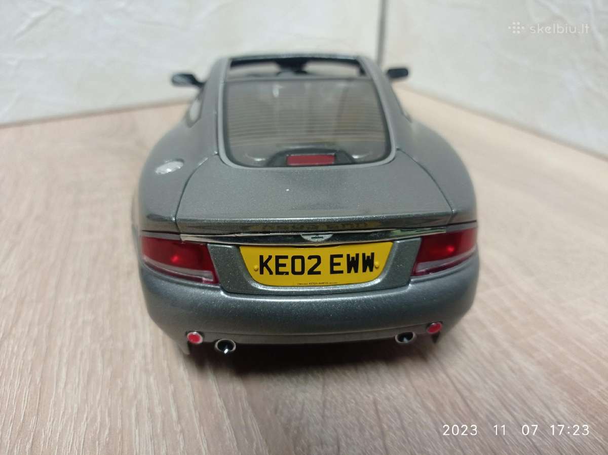 Aston Martin Vankuish 1:18 - nuotraukos Nr. 4