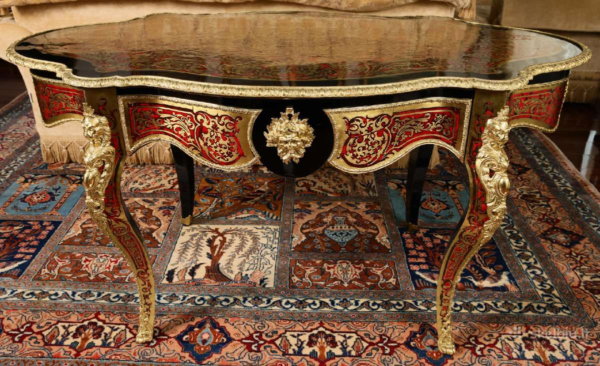 Antikvarinis "Charle Boulle" stiliaus stalas