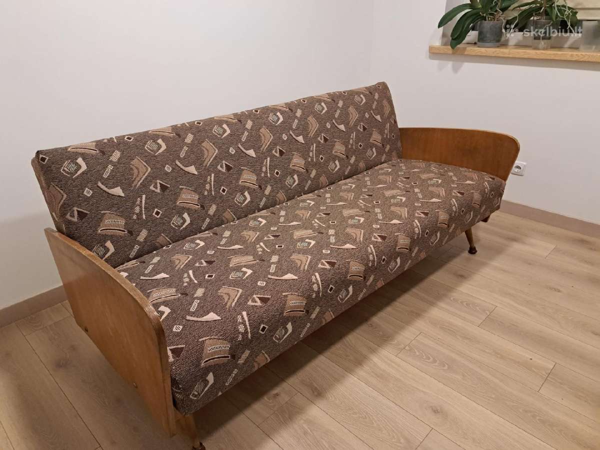 Parduodama antikvarinė sofa-lova