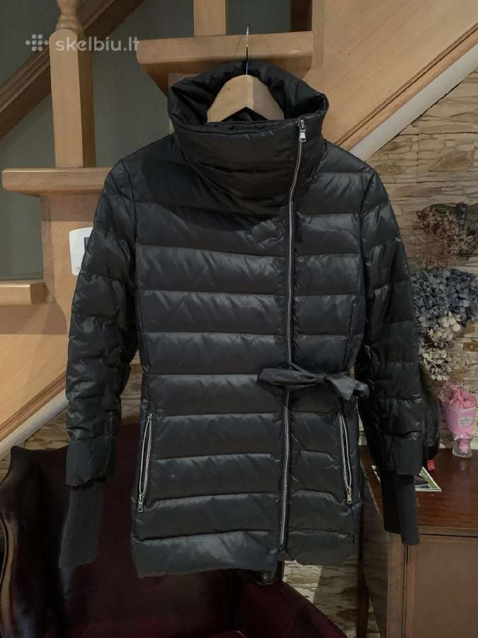 Juoda benetton pūkinė striukė